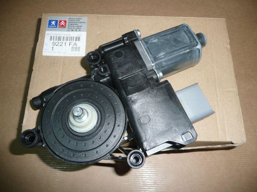 MOTEUR CONTRÔLE DE FENËTRES PEUGEOT 308 COUPE 9221.FA 9221FA.