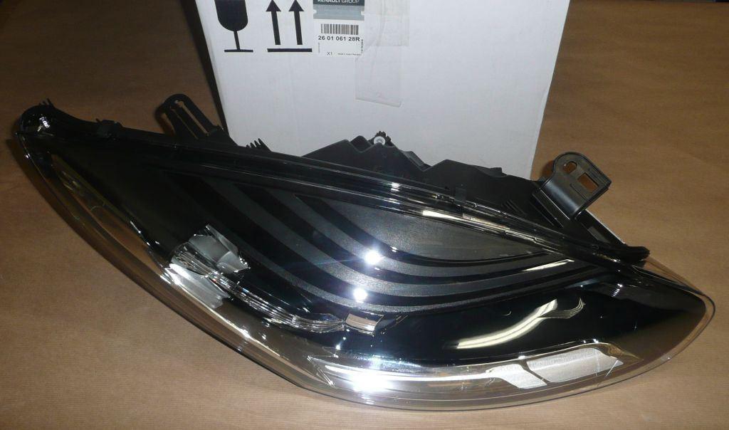 PHARES RENAULT MEGANE III DROIT 260106128R.