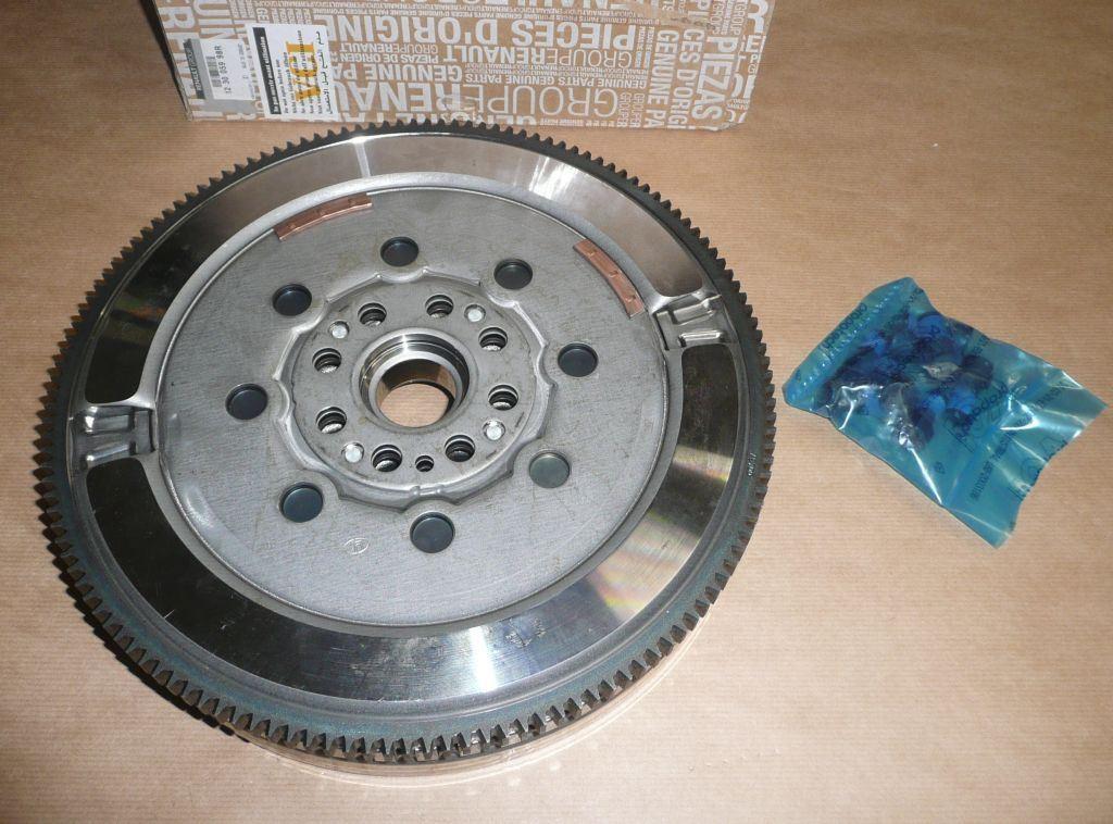 VOLANT MOTEUR BI-MASSE RENAULT MEGANE IV 1.6DC 123005998R.