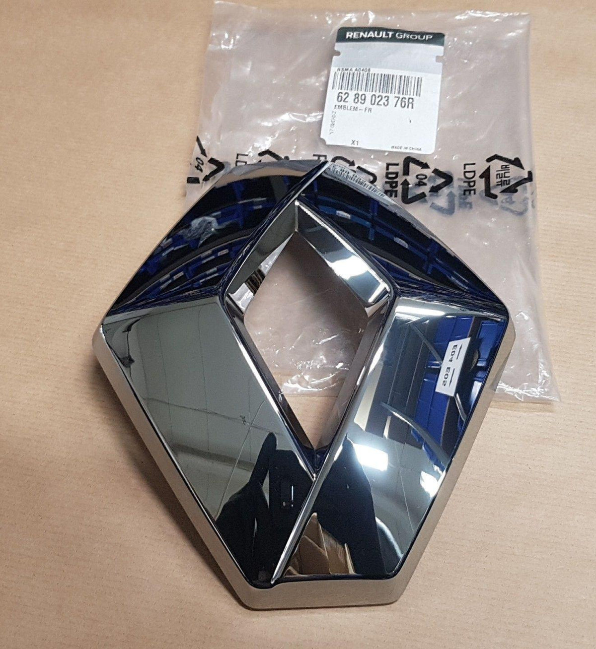 L'EMBLEME RENAULT MEGANE IV 628902376R.
