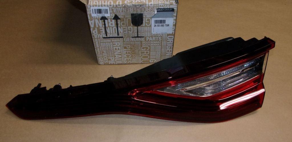 FEU ARRIERE RENAULT MEGANE IV DROITE 265506075R.