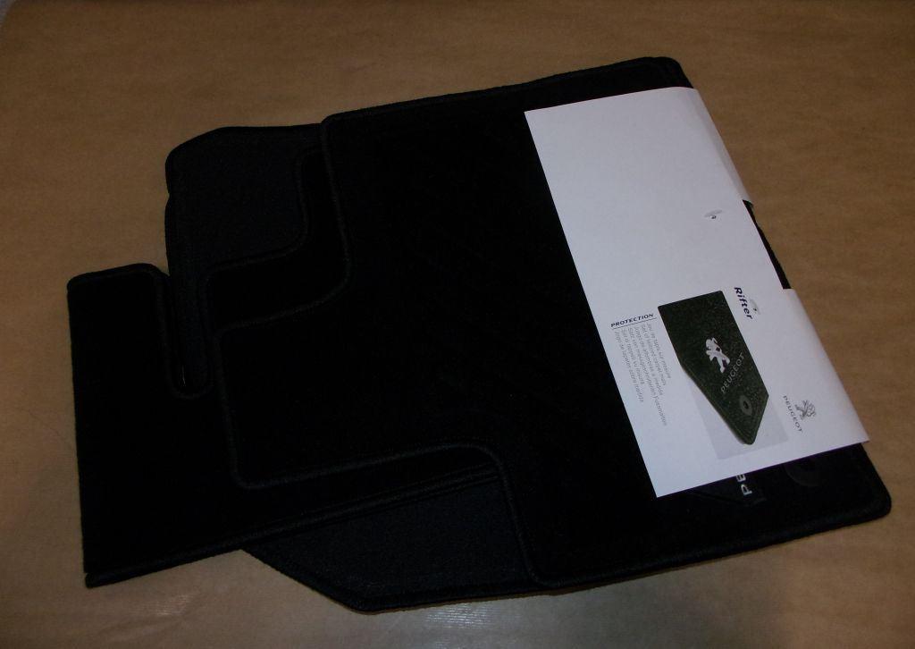 TAPIS EN VELOUR PEUGEOT RIFTER 1628558480.