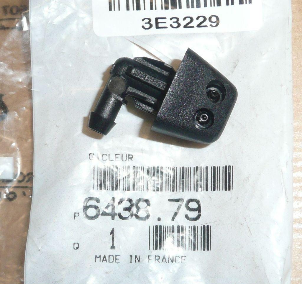 EMBOUT DU SYSTEME DE LAVE.GLACE CITROEN JUMPY 6438.79 643879.