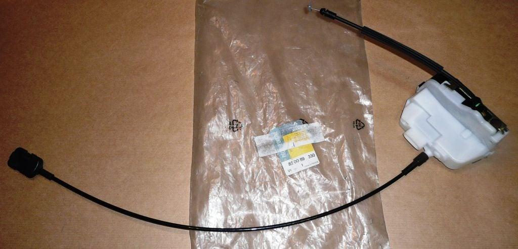SERRURE DE PORTE RENAULT SCENIC II ARRIERE GAU 8200119330.