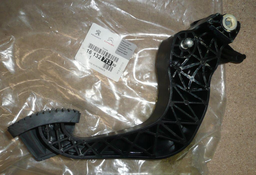 PEDALE D'EMBRAYAGE CITROEN C4 II,DS4 1613271380.