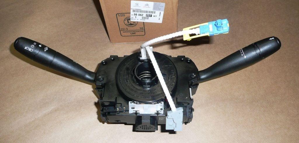 COMMUTATEUR COMBINE CITROEN BERLINGO III 98062257XT.